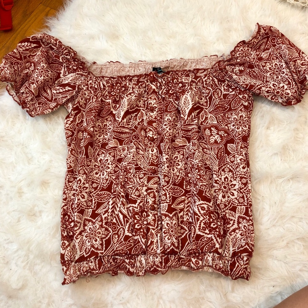 Boho: loose fitted crop top🌻